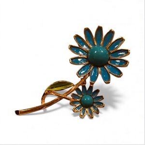 Weiss flower blue enamel broach vintage